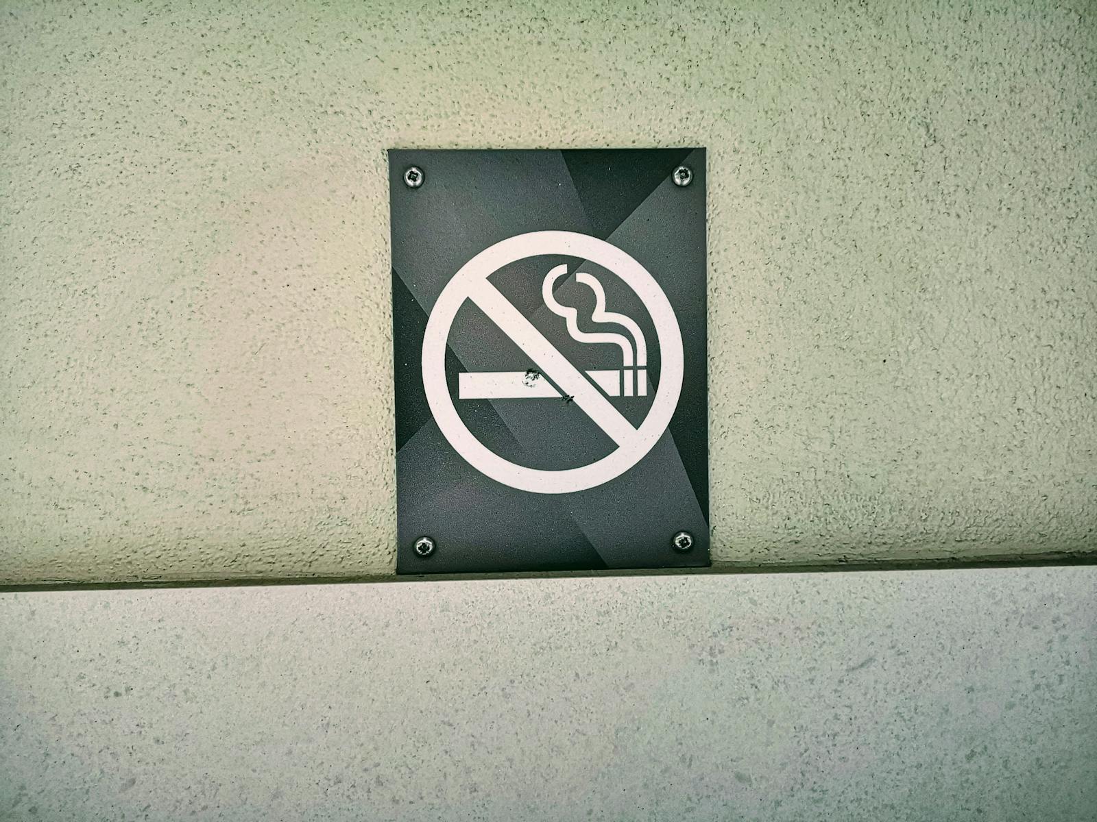 No Smokinh Signage